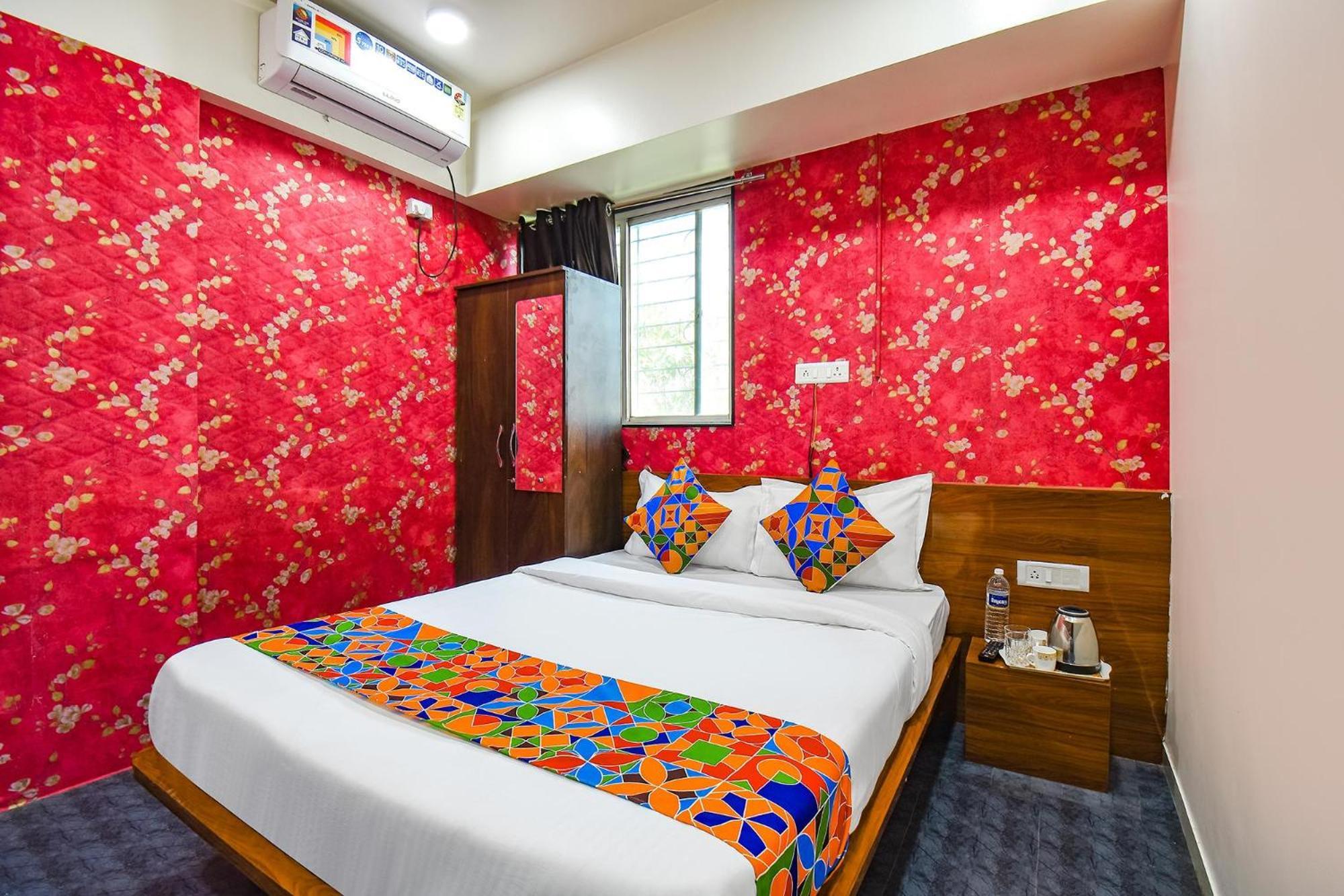 Fabhotel Skylight Studio Rooms - Nr Mcf Camp 푸네 외부 사진