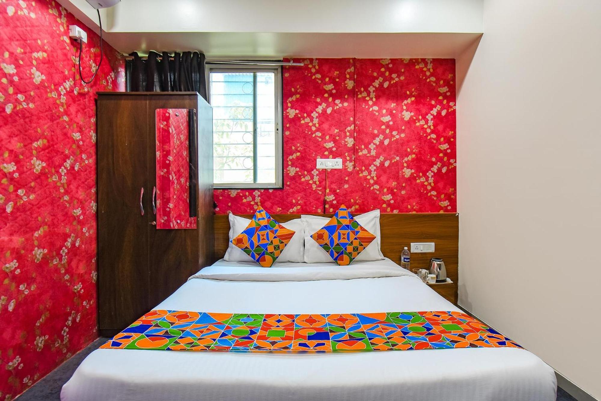Fabhotel Skylight Studio Rooms - Nr Mcf Camp 푸네 외부 사진